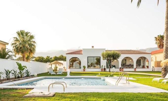 Roquetas de Mar Casa | Casa de vacaciones 'Villa Taray' con vistas al mar, Wi-Fi y aire acondicionado