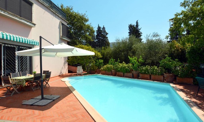 Prato Casa | Holiday Home Villa Lucia by Interhome