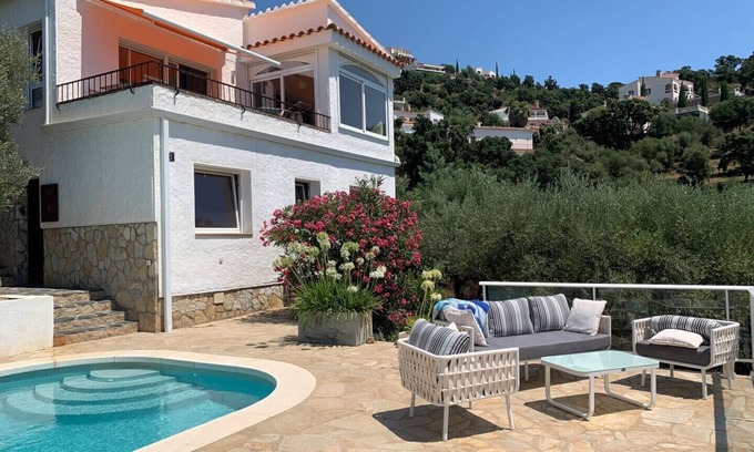 El Mas Fumats Casa | Casa de vacaciones con piscina privada y vistas al mar - cerca de Aquabrava