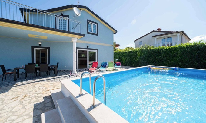 Radini Casa | Casa vacacional con piscina y barbacoa