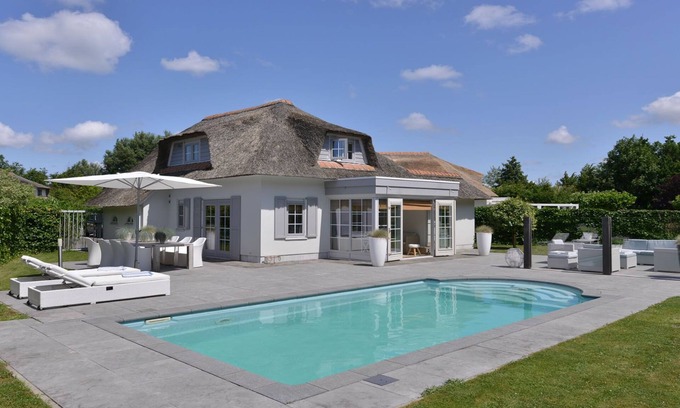 Kamperland Casa | Casa de vacaciones con piscina y un gran jardín privado cerca de la playa