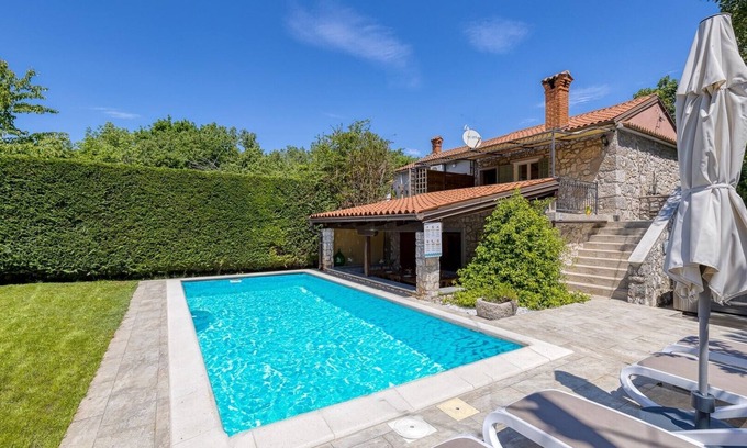 Sveti Vid Dobrinjski Casa | Holiday house Mlin - private heated pool