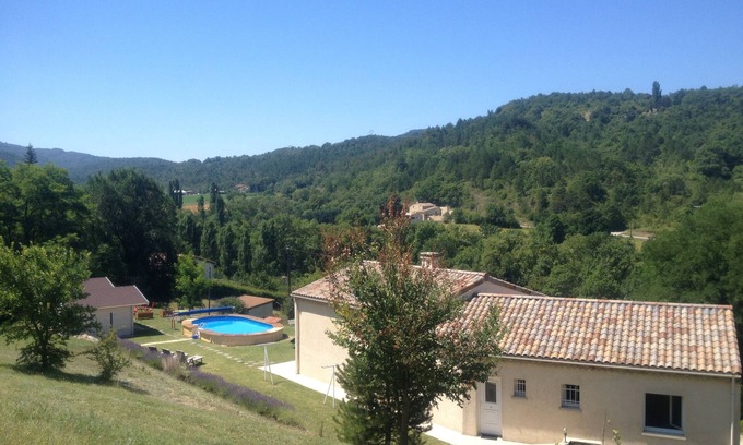 Aouste-sur-Sye Casa | CASA DE VACACIONES en la Drôme provenzal