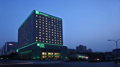 Xiaoxitian Hotel | Holiday Inn Beijing Deshengmen by IHG on 2nd Ring Road Extension 10-15 minute taxi ride to Shichahai Lama Temple Drum Tower Close to Beijing North Station for Badaling Great Wall Near Exit B Jishuitan Metro Line 2