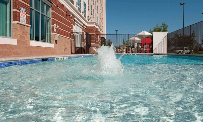 Fort Worth Hotel | Holiday Inn DFW South by IHG