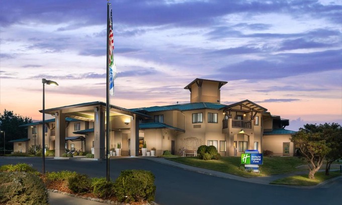McKinleyville Hotel | Holiday Inn Express Hotel & Suites Arcata/Eureka-Airport Area by IHG