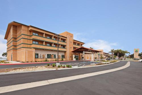 Ventura Hotel | Holiday Inn Express Hotel & Suites Ventura Harbor by IHG