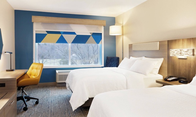 Sault Ste. Marie Hotel | Holiday Inn Express Sault Ste. Marie by IHG