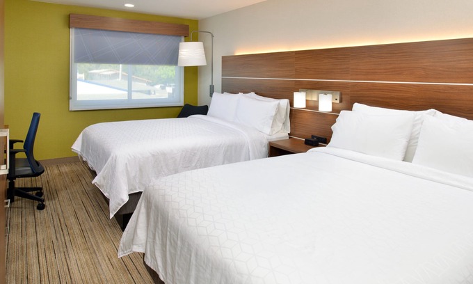 Santa Rosa Hotel | Holiday Inn Express Santa Rosa North by IHG