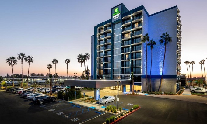 Lyon Street Hotel | Holiday Inn Express & Suites Santa Ana - Orange County by IHG