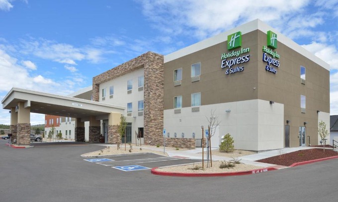 Williams Hotel | Holiday Inn Express & Suites Williams by IHG