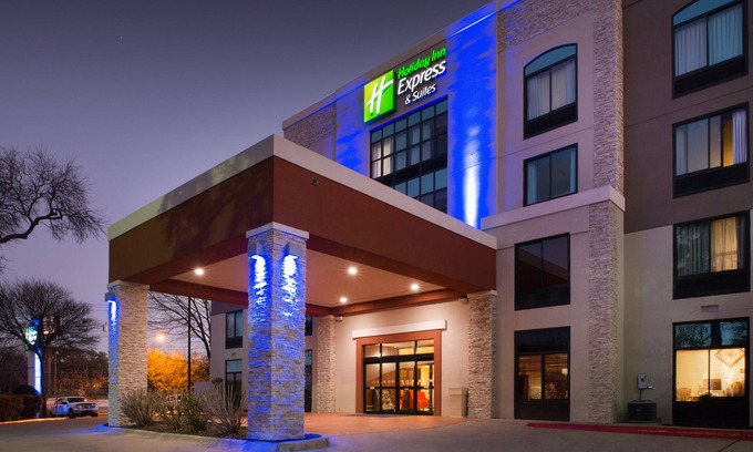 Georgian Acres Hotel | Holiday Inn Express & Suites Austin North Central by IHG
