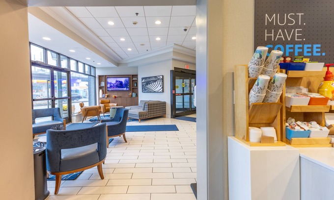 East Cambridge Hotel | Holiday Inn Express & Suites Boston - Cambridge by IHG