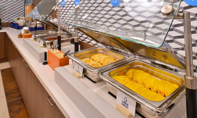 Fayetteville Hotel | Holiday Inn Express & Suites Fayetteville by IHG