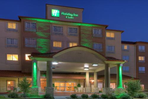 Albuquerque Hotel | Holiday Inn & Suites Albuquerque Airport by IHG