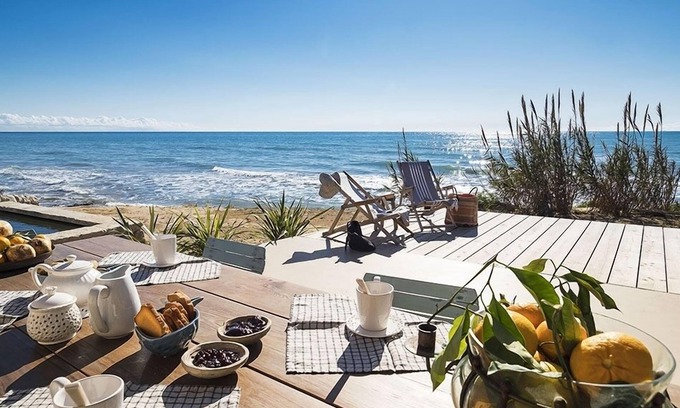 Santa Maria del Focallo Villa | alquiler de villa de vacaciones en italia, sicilia, playa, playa, aire acondicionado, internet wi-fi, TV por satélite, jacuzzi, sh