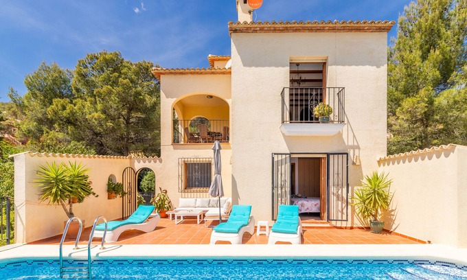 Adsubia Villa | "Holiday Villa Near Denia" con vistas a la montaña, piscina y Wi-Fi