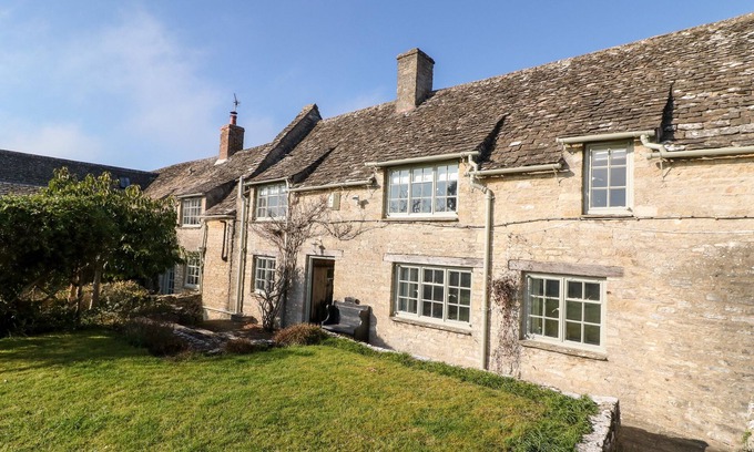 Minster Lovell Cabaña | HOLLY COTTAGE, pet friendly, with open fire in Minster Lovell