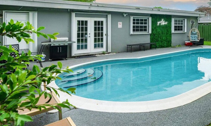 West Hollywood Casa | Hollywood Glamour & Comfort