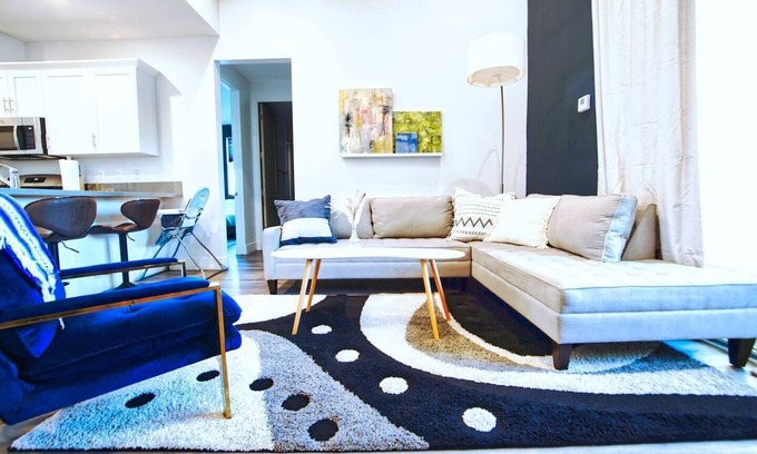 Lawndale Condominio | Hollywood Hideaway