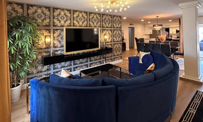 Tempe Casa | Hollywood in Tempe! 8 Beds+ASU+Pool+HT+16 Guests