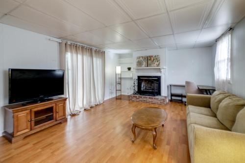 Marlton Casa | Home 6 Mi to Show Place Arena! Easy Commute to DC