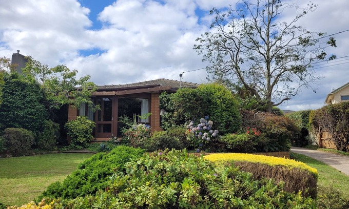 Mount Waverley Casa | Home away from home in tranquil garden setting