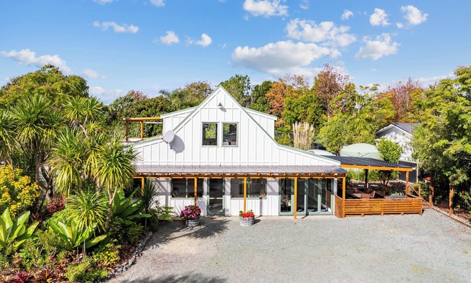 Mangawhai Heads Casa | Home away from Home in Mangawhai Heads. Family & Pet Friendly. Escape the City