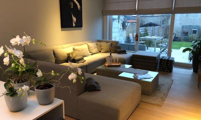 Kristus-Koning Apartamento | Home Bruges Cosy Comfort Modern Couple Privacy walking distance City center Kitchen Terrace Garden