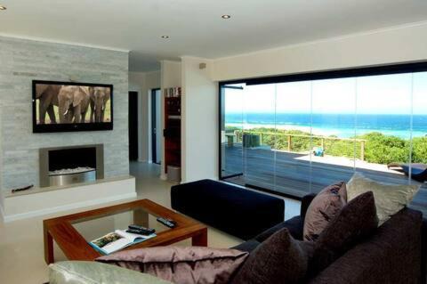 Plettenberg Bay Villa | Home By The Sea