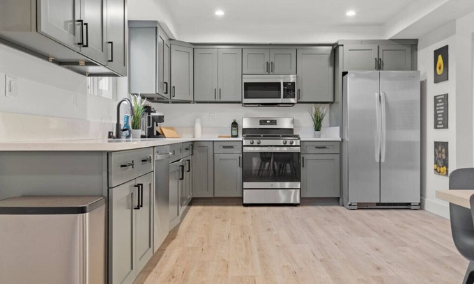 Vernon Casa | Home in Arts District w/ Parking