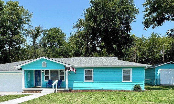Disney Casa | Home in Disney - Ride Directly to Trails, 1/2 mile to Marina & Boat Ramp