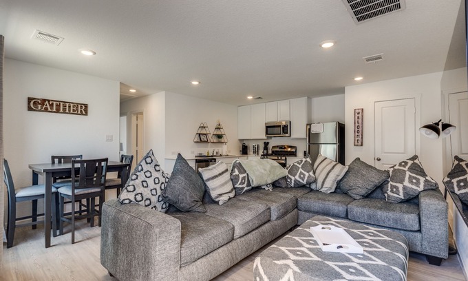 Medina Valley Casa | Home near Lackland AFB perfect for BMT graduation