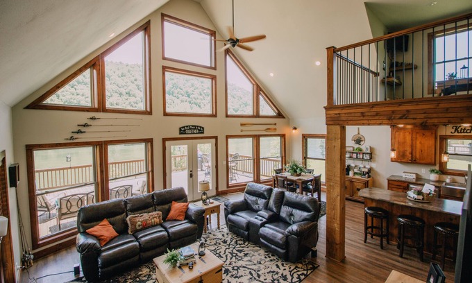 Mountain Home Casa | Home on White River- Fishing - Private Boat Ramp - Awesome Location