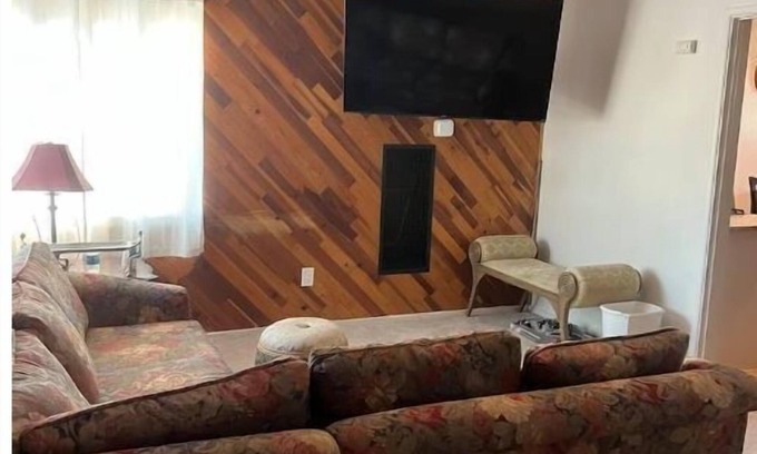 El Centro Casa | Home on Yucca