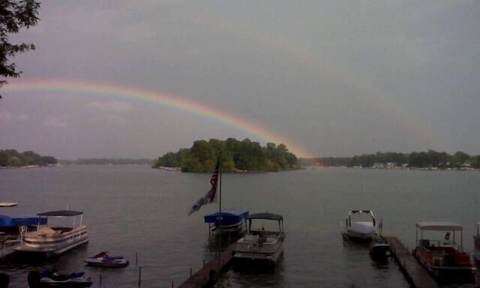 Sister Lakes Casa | 550 ACRE LAKEFRONT MAGICO FAMILY ALQUILER Y BARRIO. FONDO DE ARENA / NO SEEWE