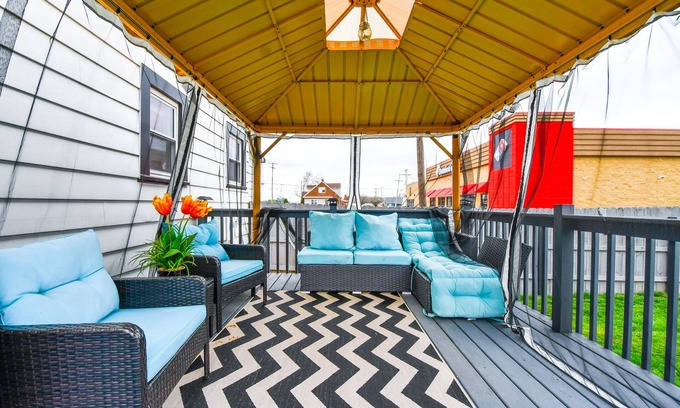 Vandalia Casa | Home w/ King Suite 4 Mins to DAY Airport