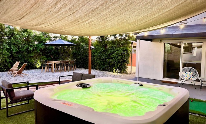 East Los Angeles Casa | Home with Guest House : Parking : Hot Tub : Pet-friendly : EV Charger : King Bed