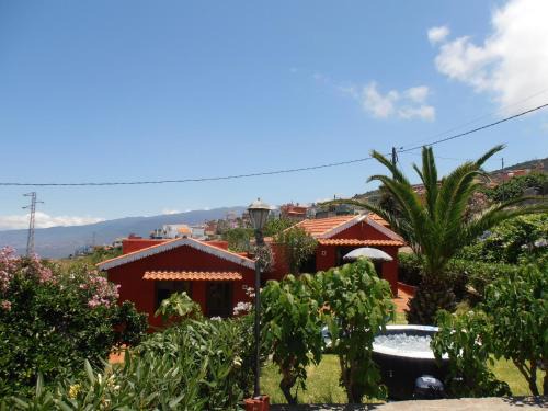 Icod el Alto Casa | Home2Book Serene Retreat Isabel, Jacuzzi & Garden