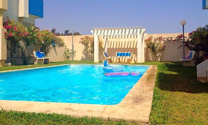 Hammamet Sud Apartamento | Homerez - 100 m away from the beach! Nice apartement for 6 ppl. with shared pool