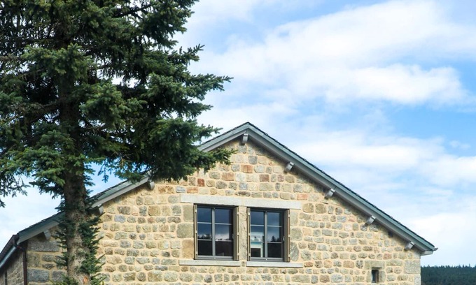 Chanaleilles Casa | Homerez - Amazing house for 14 ppl. with balcony at Chanaleilles