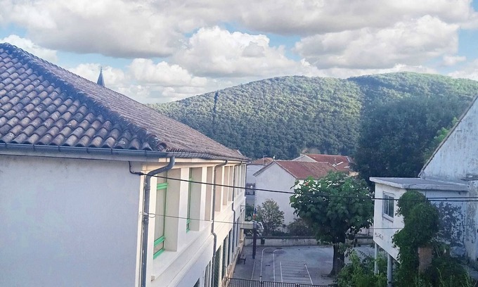 La Grand'Combe Apartamento | Homerez - Apartamento cerca de los Cévennes
