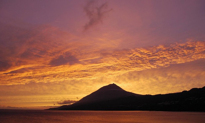 Lajes do Pico Apartamento | Homerez - Apto vista mar, Lajes Do Pico