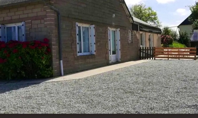 Matignon Casa | Homerez - Casa a 7 km de la playa para 10 pers. con jardín y terraza en Matignon