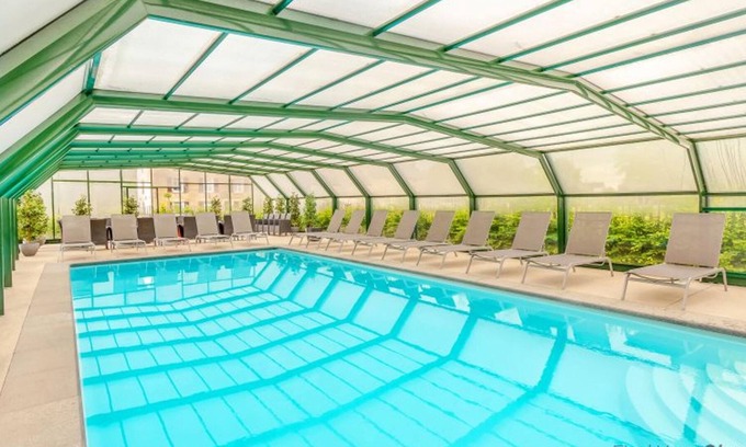 Sainte-Cecile Villa | Homerez - Villa para 50 pers. con piscina, jardín y terraza en Florenville