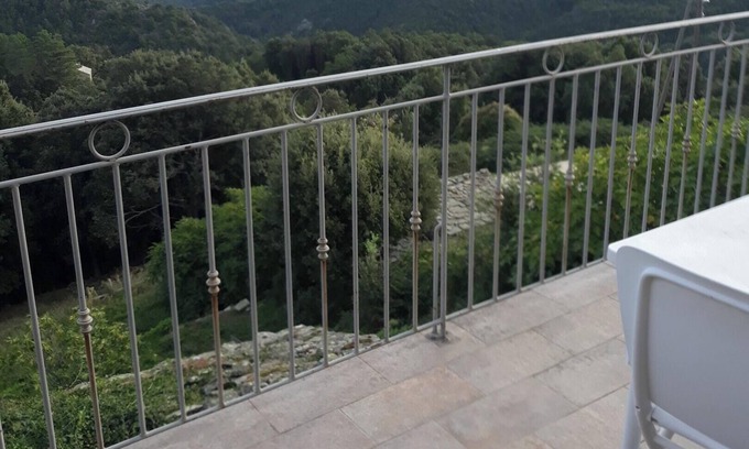 Isolaccio-di-Fiumorbo Apartamento | Homerez - Apartamento acogedor Isolaccio