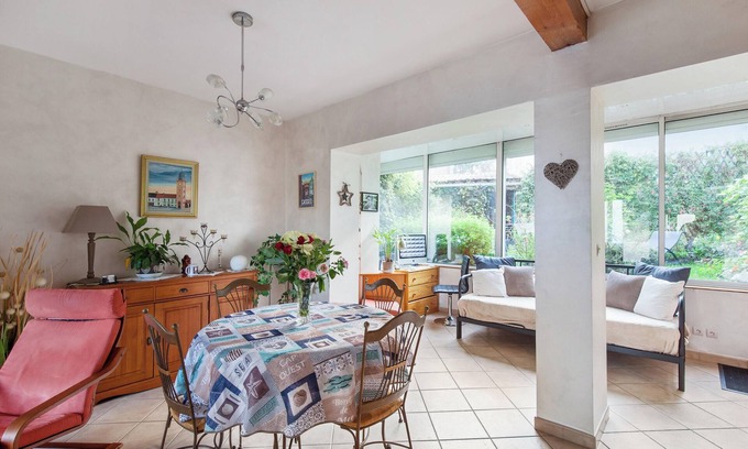 Gravelines Casa | Homerez - Casa encantadora en Gravelines con jardín y bicicletas disponibles