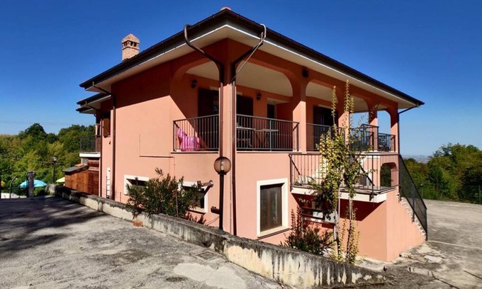 Abbateggio Casa | Homerez - Casa encantadora en Abbateggio con piscina privada