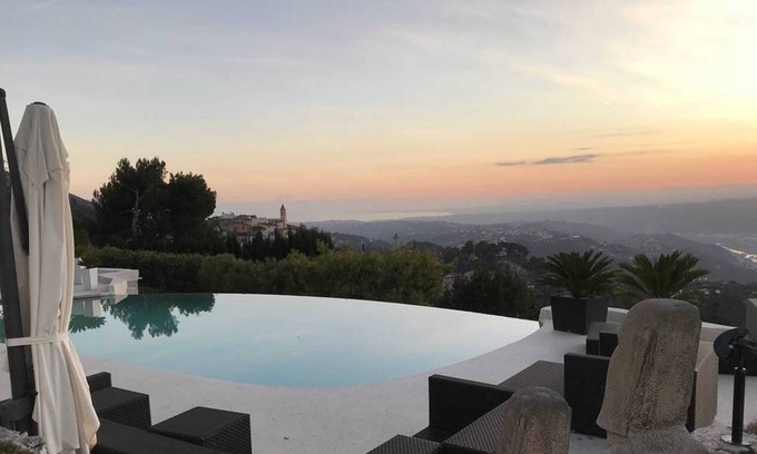 Aspremont Casa | Homerez - Encantadora Casa en Aspremont con Piscina Privada