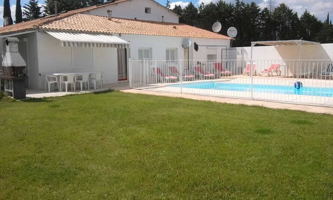 Meynes Villa | Homerez - Villa encantadora en Meynes con piscina privada